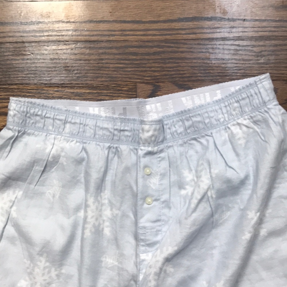Victoria’s Secret Pink pajama pants w/ snowflakes